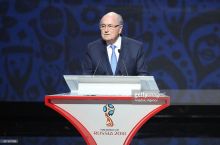 Зарплата Блаттера до вычета налогов в 2015 году составила 2,96 млн долларов