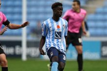 «Эвертон» подписал 18-летнего форварда Самбу