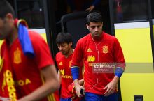 Мората тренируется по индивидуальной программе