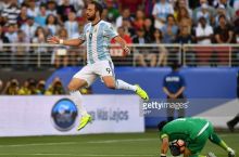 «Ливерпуль» близок к приобретению Игуаина