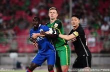 Кримец обыграл Гуарина и Демба Ба