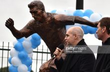 В Буэнос-Айресе открыли статую Месси ФОТО