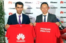 Месси ва Левандовскийдан сўнг "Huawei" Равшан Эрматов билан шартнома тузди
