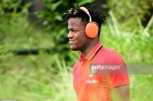 Батшуайи попрощался с болельщиками «Марселя» перед переходом в «Челси»