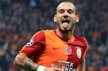 «Милан» включился в борьбу за Снейдера