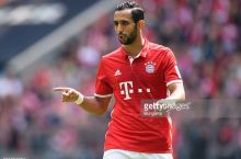 Бенатия выбирает между «Ювентусом» и «Миланом»