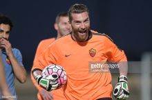 «Монако» подписал контракт с 39-летним вратарём Де Санктисом