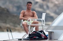 Роналду таътилни қандай ўтказяпти? (фото)