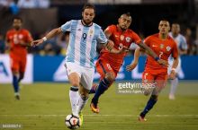 Сын президента "Наполи": слухи про Игуаина в "Ювентусе" — это просто обман