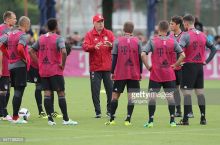 Мюллер: разговаривали с Анчелотти на английском, он приятный парень