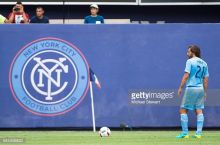 Футболка с фамилией Андреа Пирло стала самой продаваемой в MLS