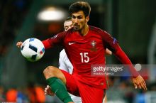 «Валенсия» требует у «Реала» и «Барселоны» за Андре Гомеша 65 млн евро