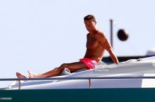 Роналдунинг таътили давом этмоқда (фото)