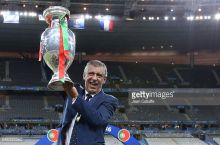 Наставник сборной Португалии Сантуш может возглавить команду из Китая