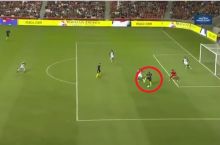 Йоветич дарвозага тескари туриб гол урди (видео)