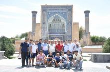 Рўзиқул Бердиев мухлислар билан ўзаро суҳбатлашди