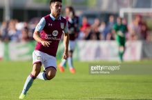 "Депортиво" арендовал полузащитника "Астон Виллы" Хиля