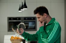 Месси қайси компаниянинг телефонидан фойдаланади (фото)