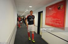 Мертезакер йил охиригача сафдан чиқди, "Арсенал" янги ҳимоячи қидиряпти