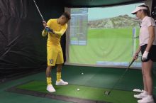 Неймар умрида биринчи маротаба гольф ўйнаб кўрди (видео)