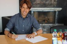 30 ёшли япониялик "Штутгарт" билан шартнома имзолади