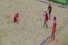 Пляж футболидаги супергол ва уни антиқа нишонлаш (ВИДЕО)