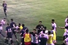 Матч юношеских сборных США и Бахрейна закончился массовой дракой