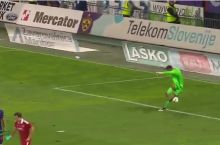 "Абердин" дарвозабони учрашувга қўшиб берилган дақиқаларда "қовун туширди" (видео)