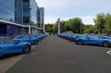 "Лестер Сити" раҳбари ҳар бир футболчига биттадан BMW i8 совға қилди