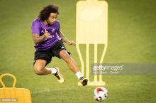 Марсело машғулот пайтида зарбаси билан дарвозани йиқитиб юборди