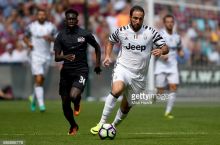 Игуаин дебют баҳсида голга муаллифлик қила олмади, аммо "Ювентус" ғалаба қозонди