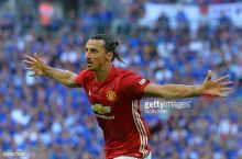 Златан "Манчестер Юнайтед"га Англия Суперкубогини келтирди