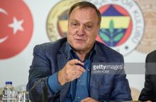 "Фенербахче" Адвокат билан шартнома тузди