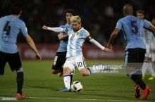 Месси испытывает сильную боль и может не сыграть в матче с Венесуэлой