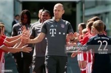 Роббен приступил к работе с мячом