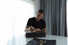 Ибрагимович Манчестер дербисидан олдин Бравога совға жўнатди (видео)