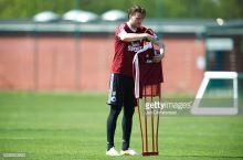 Владелец "Ноттингем Форест" подтвердил трансфер Бендтнера