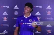 Антонио Конте: "Знаю, что Луис может сыграть в полузащите, но нам он нужен в качестве защитника"