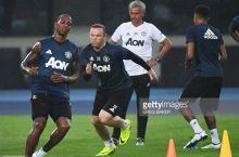 Моуриньо Руни билан жанжаллашди