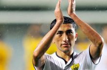 Одил Аҳмедовга қарши елкама-елка курашган жаҳон футболи юлдузлари (фото)