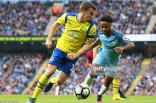 "Manchester Yunayted" "Everton" himoyachisi Koulmanni nishonga olgan