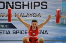Olampsport.com: Ўзбекистонлик ўсмир жаҳон чемпиони бўлди!