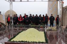 "Локомотив" футболчилари Ўзбекистон Республикасининг биринчи Президенти қабрини зиёрат қилишди ФОТО