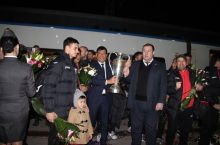 "Локомотив" вокзалда катта тантана билан кутиб олинди