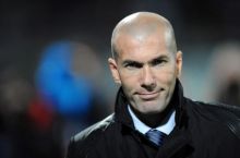 Zinedin Zidan FourFourTwo jurnali muqovasida