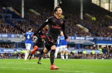 Angliya. Arsenal Vengerning tug'ilgan kunida Evertonga beshta gol urdi