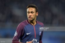 Neymar Emeridan norozi. Murabbiy hujumchining tanqidi sabab o'z ishiga o'zgartirish kiritdi