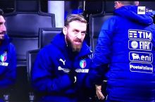 De Rossi SHveciya bilan o'yinda maydonga tushishni istamadi. Sababi... Video