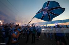 Buni ko'rish kerak! "Gremio" muxlislari "Libertabores kubogi" finalidan oldin jamoani qanday kutib olishdi? FOTOGALEREYA