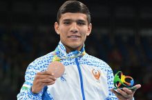 Olamsport: Ahmadaliev profi ringga o'tayotganini tasdiqladi, tennischilarimizning yangi reytingdagi o'rni va boshqa xabarlar